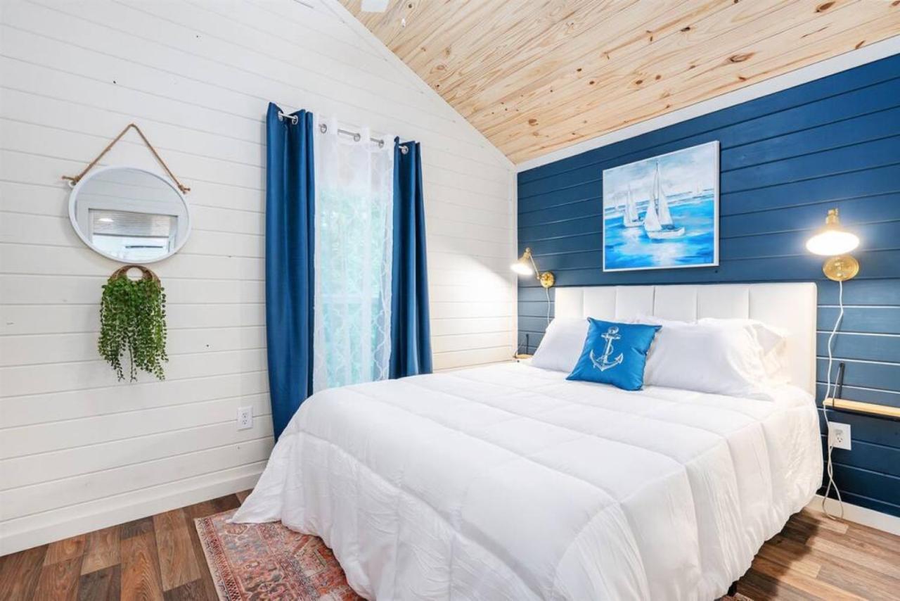 4 Heron Haus, Luxury Tiny House, Pet Friendly, Mins To Downtown Apartment Guntersville