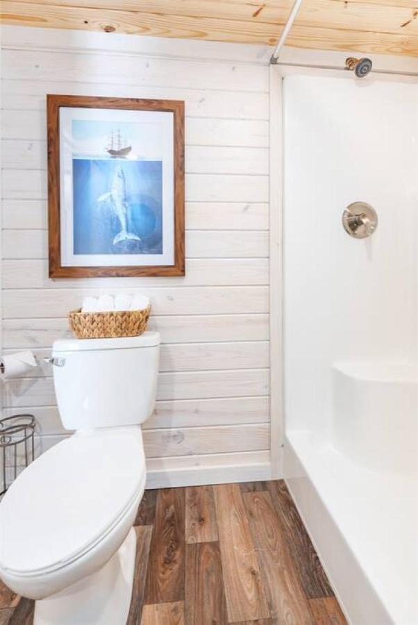 Apartment 4 Heron Haus, Luxury Tiny House, Pet Friendly, Mins To Downtown *